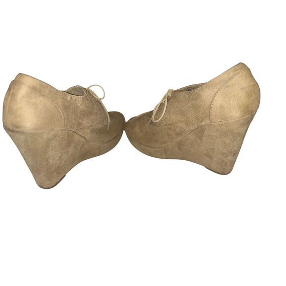 Kirra Faux Suede Vintage Lace Up Wedge in Beige Size 7 - Picture 4 of 9